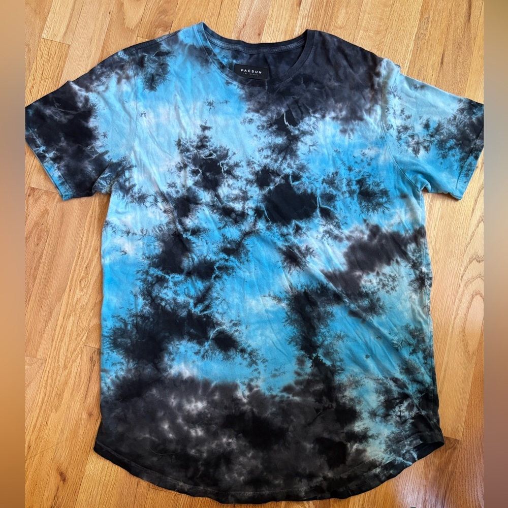 PacSun Black and Blue Tie-Dye Short Sleeve Tee